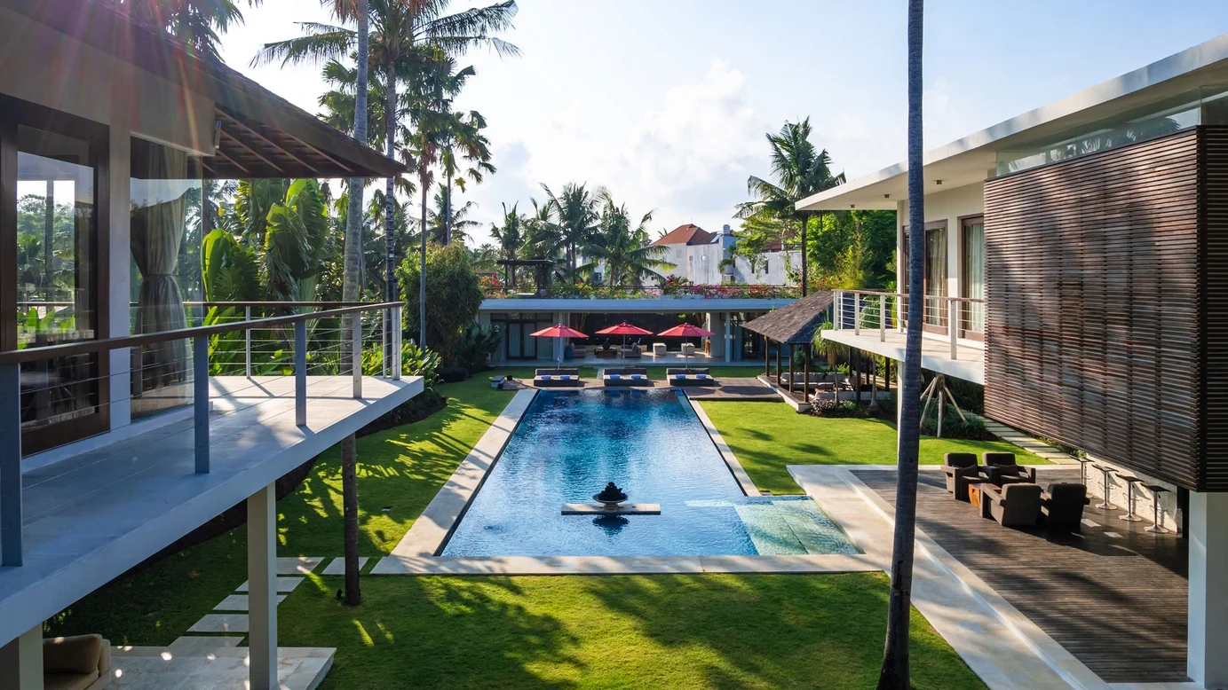 Party-Ready 5BR Villa w/ Pool, DJ Booth & Rooftop Lounge in Berawa – BVI2133 — image 3