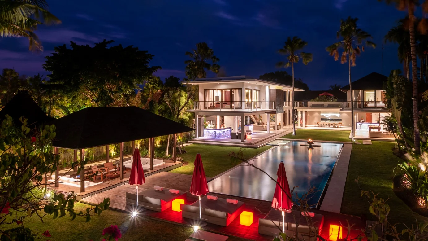 Party-Ready 5BR Villa w/ Pool, DJ Booth & Rooftop Lounge in Berawa – BVI2133 — image 5
