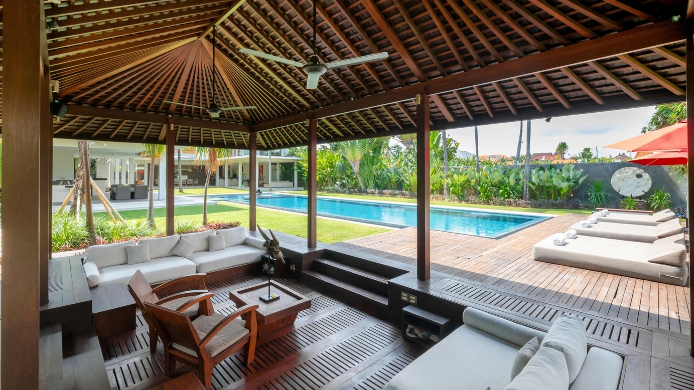 Party-Ready 5BR Villa w/ Pool, DJ Booth & Rooftop Lounge in Berawa – BVI2133 — image 9