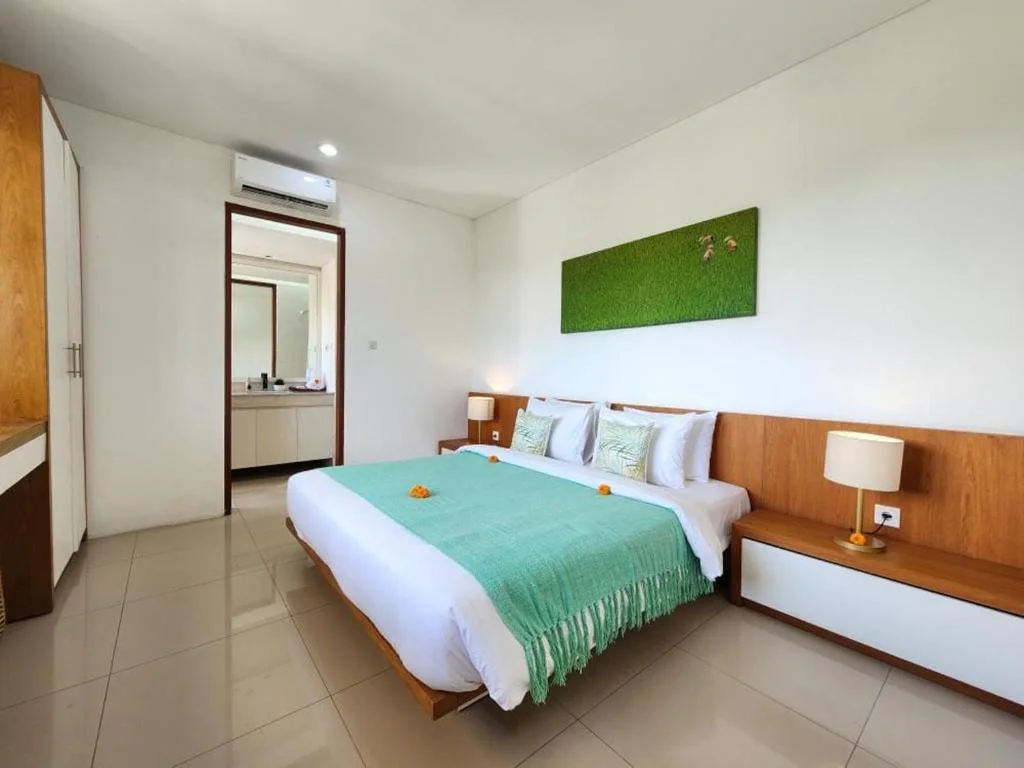 3-Bedroom Private Pool Villa Rental near Batu Belig Beach Seminyak – Peaceful Hideaway — image 19