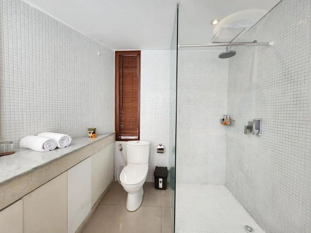3-Bedroom Private Pool Villa Rental near Batu Belig Beach Seminyak – Peaceful Hideaway — image 15