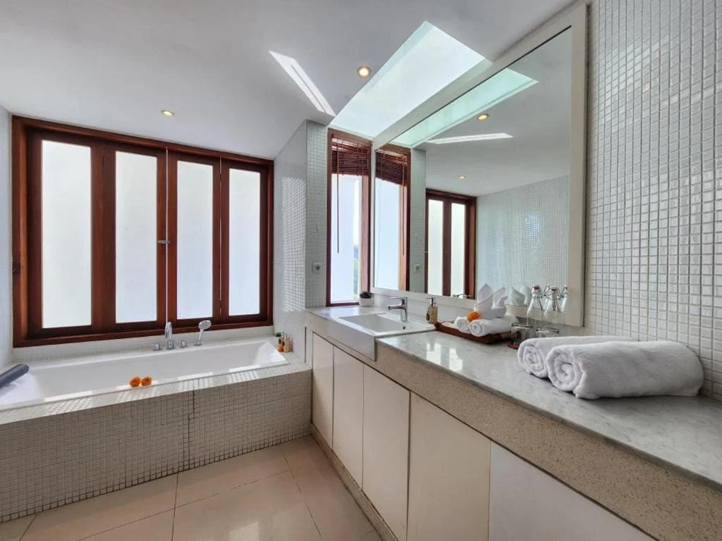 3-Bedroom Private Pool Villa Rental near Batu Belig Beach Seminyak – Peaceful Hideaway — image 12