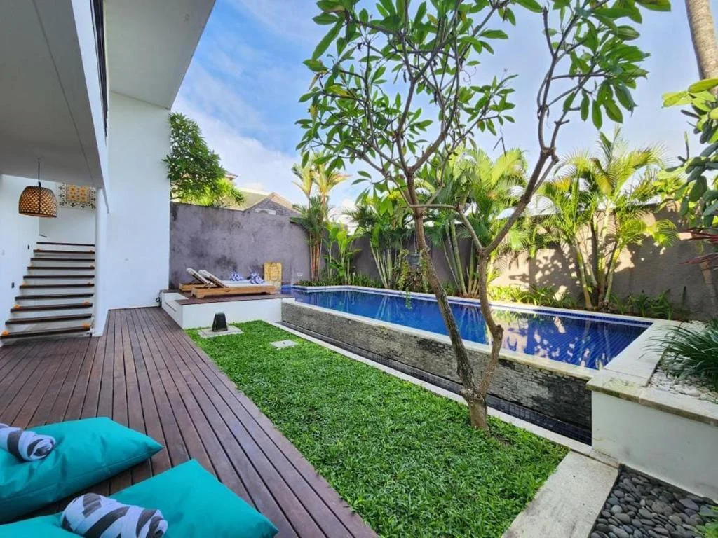 3-Bedroom Private Pool Villa Rental near Batu Belig Beach Seminyak – Peaceful Hideaway — image 10