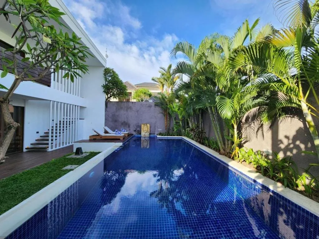 3-Bedroom Private Pool Villa Rental near Batu Belig Beach Seminyak – Peaceful Hideaway — image 3