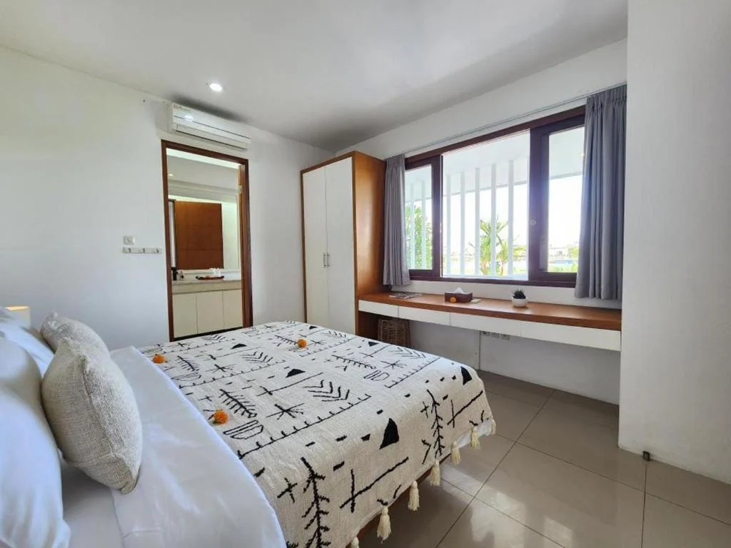 3-Bedroom Private Pool Villa Rental near Batu Belig Beach Seminyak – Peaceful Hideaway — image 13