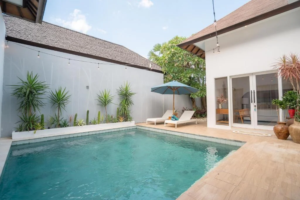 3-Bedroom Villa with Private Pool in Canggu – Relaxed Villa — image 9