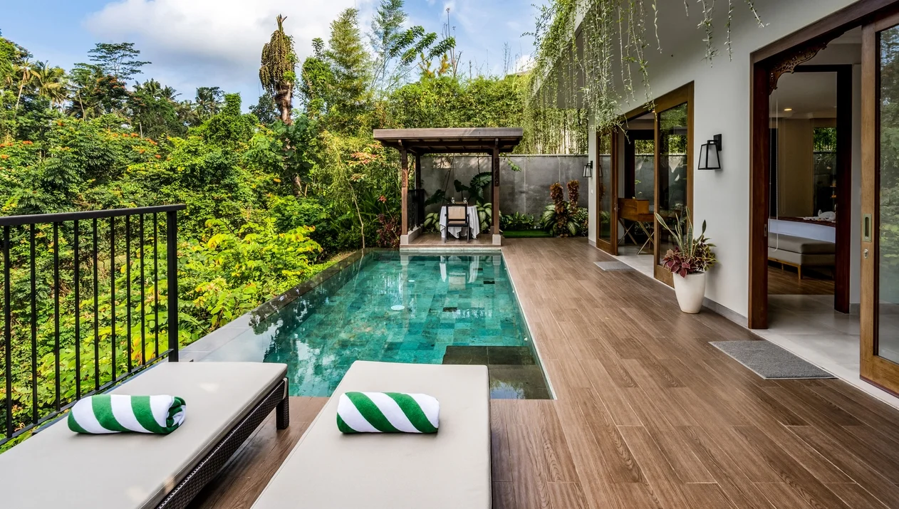 Romantic 1-Bedroom Villa in Ubud – Infinity Pool, Rooftop & Jungle View — image 5