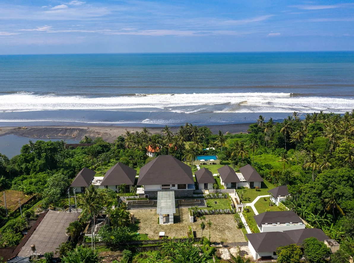 Seaside 9-Bedroom Retreat with Vast Gardens in Tabanan, Bali – BVI1975