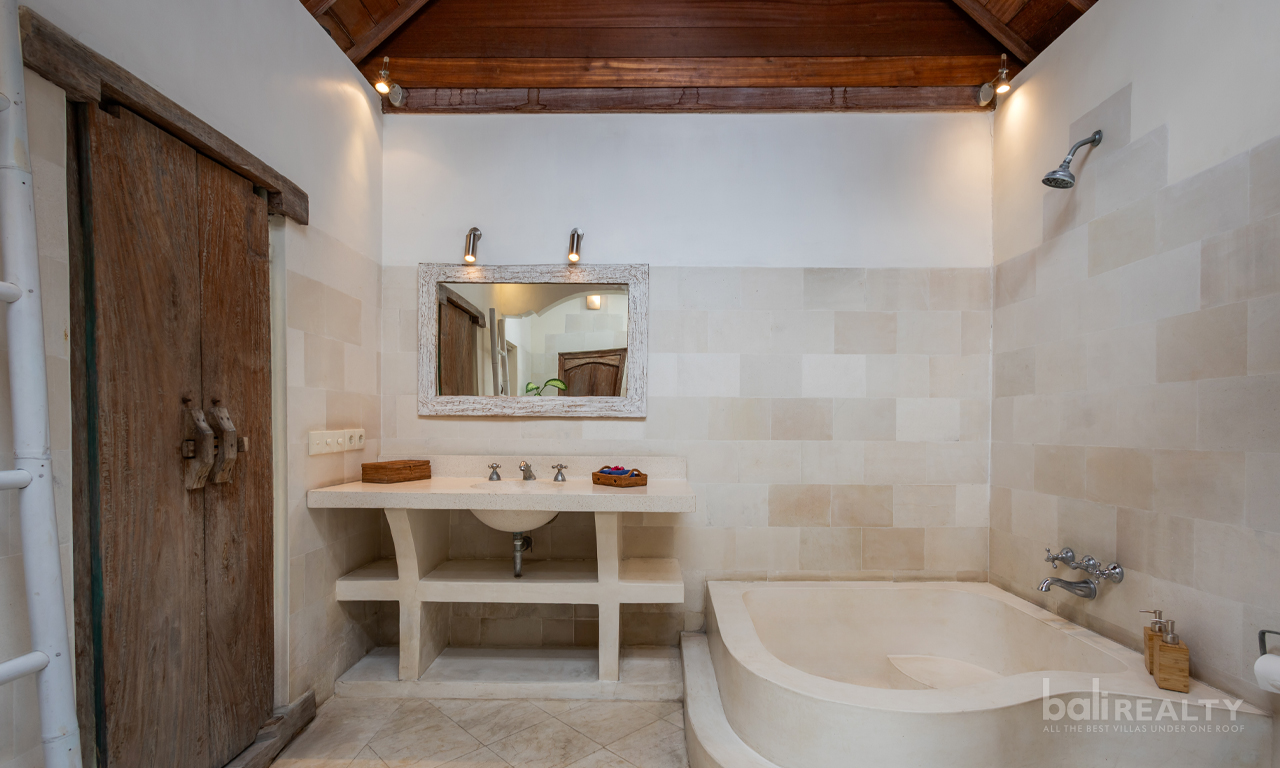 Beautiful Balinese Bohemian Three-Bedroom Villa in Seminyak – Drupadi area 2953 — image 14