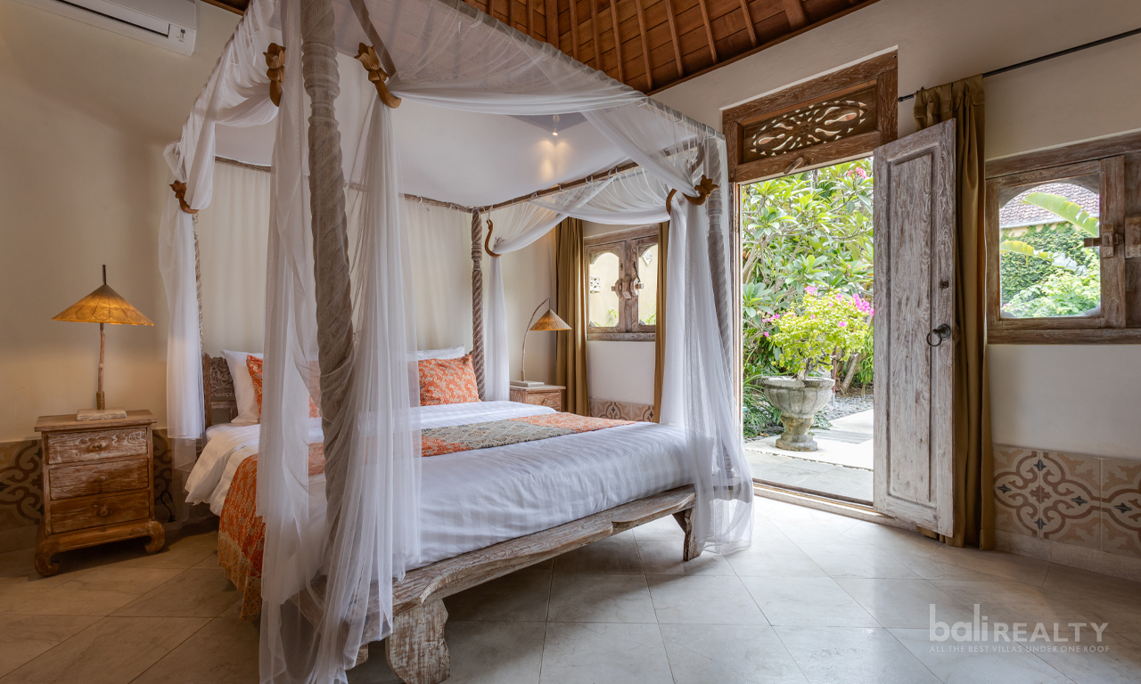 Beautiful Balinese Bohemian Three-Bedroom Villa in Seminyak – Drupadi area 2953 — image 8