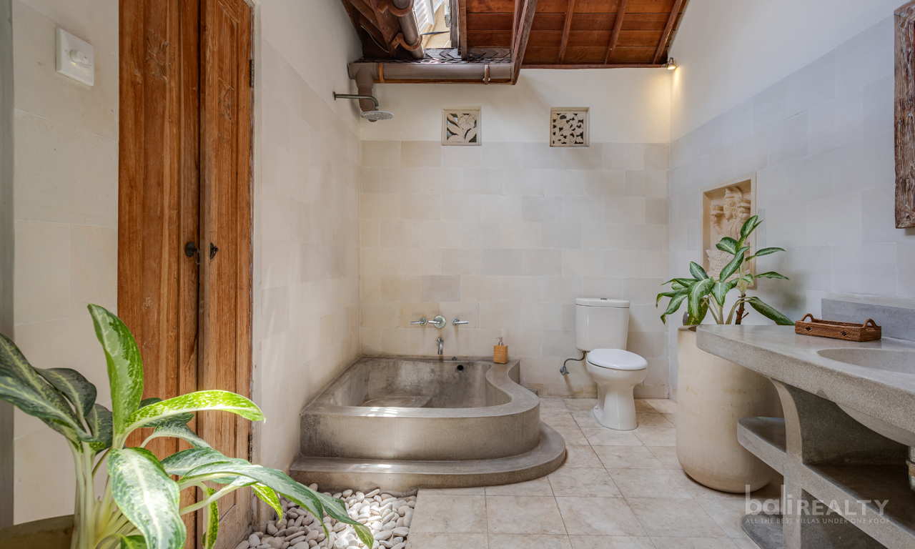 Charming Balinese Bohemian Three-Bedroom Villa with Long Lease in Prime Seminyak 2954 — image 13
