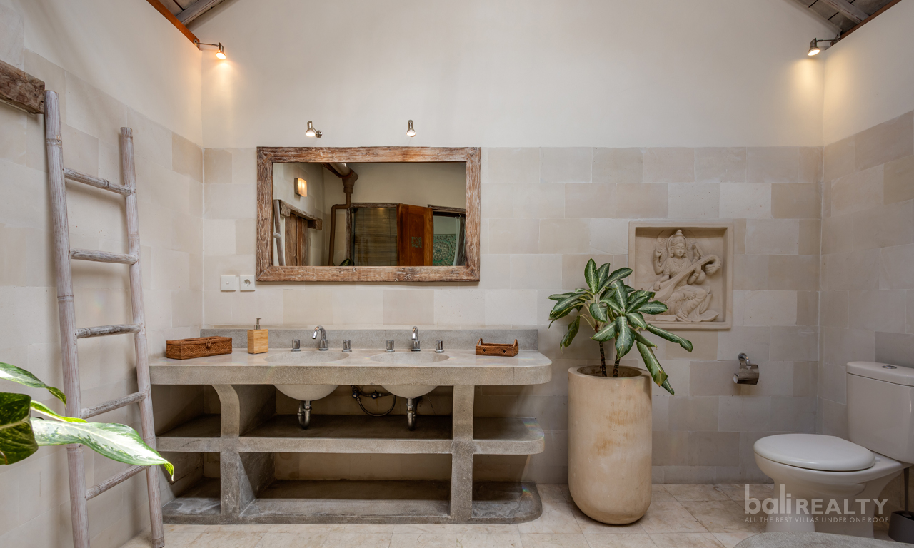 Charming Balinese Bohemian Three-Bedroom Villa with Long Lease in Prime Seminyak 2954 — image 15