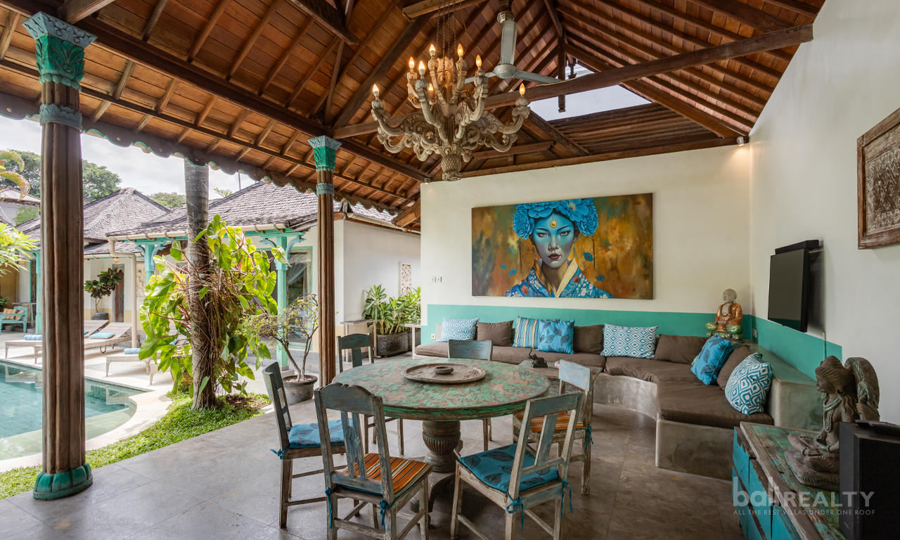Charming Balinese Bohemian Three-Bedroom Villa with Long Lease in Prime Seminyak 2954 — image 3