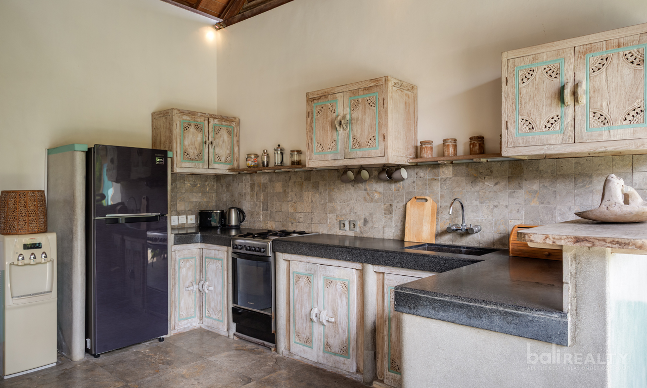 Charming Balinese Bohemian Three-Bedroom Villa with Long Lease in Prime Seminyak 2954 — image 5