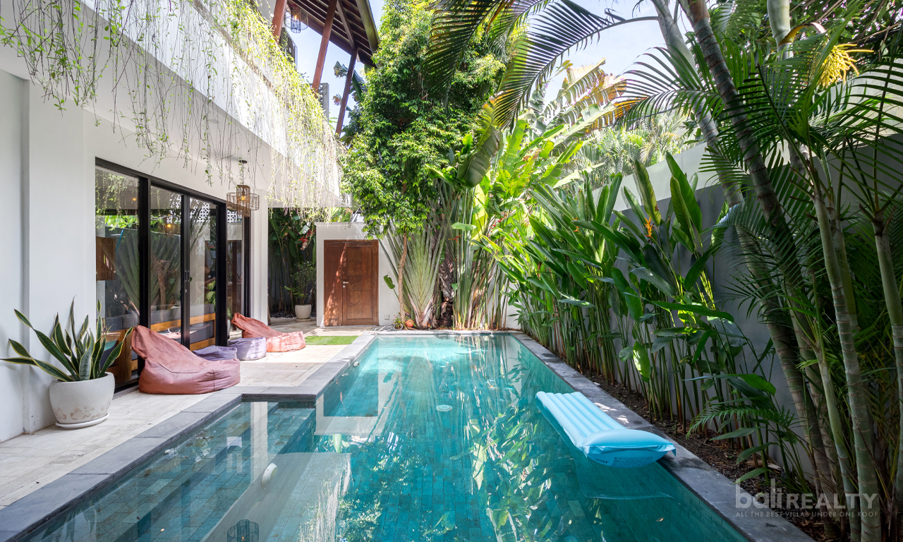Highly Desirable 80 Year Leasehold Three-Bedroom Villa in Central Seminyak – Just a Short Walk to the Beach 2957 — image 10