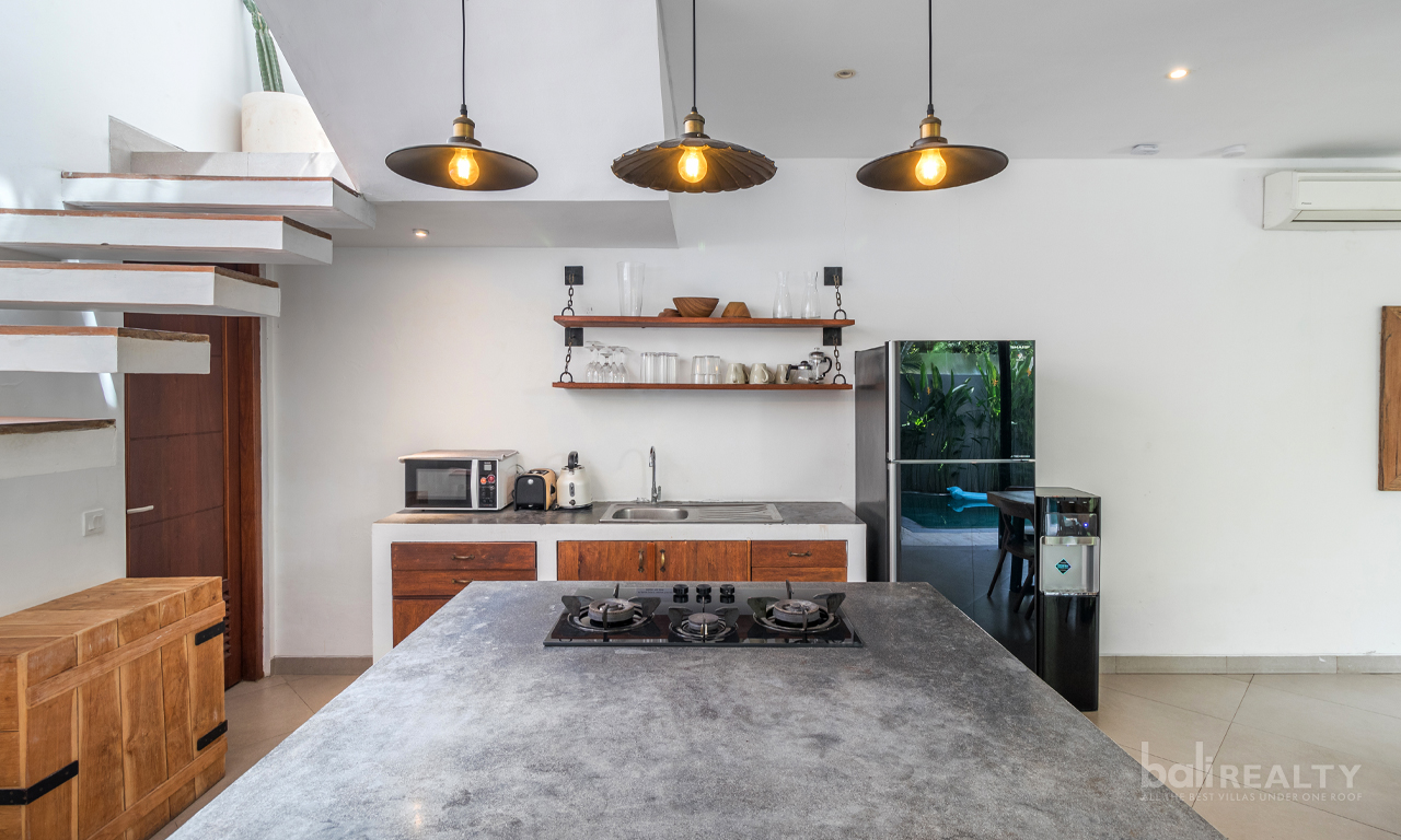 Highly Desirable 80 Year Leasehold Three-Bedroom Villa in Central Seminyak – Just a Short Walk to the Beach 2957 — image 11
