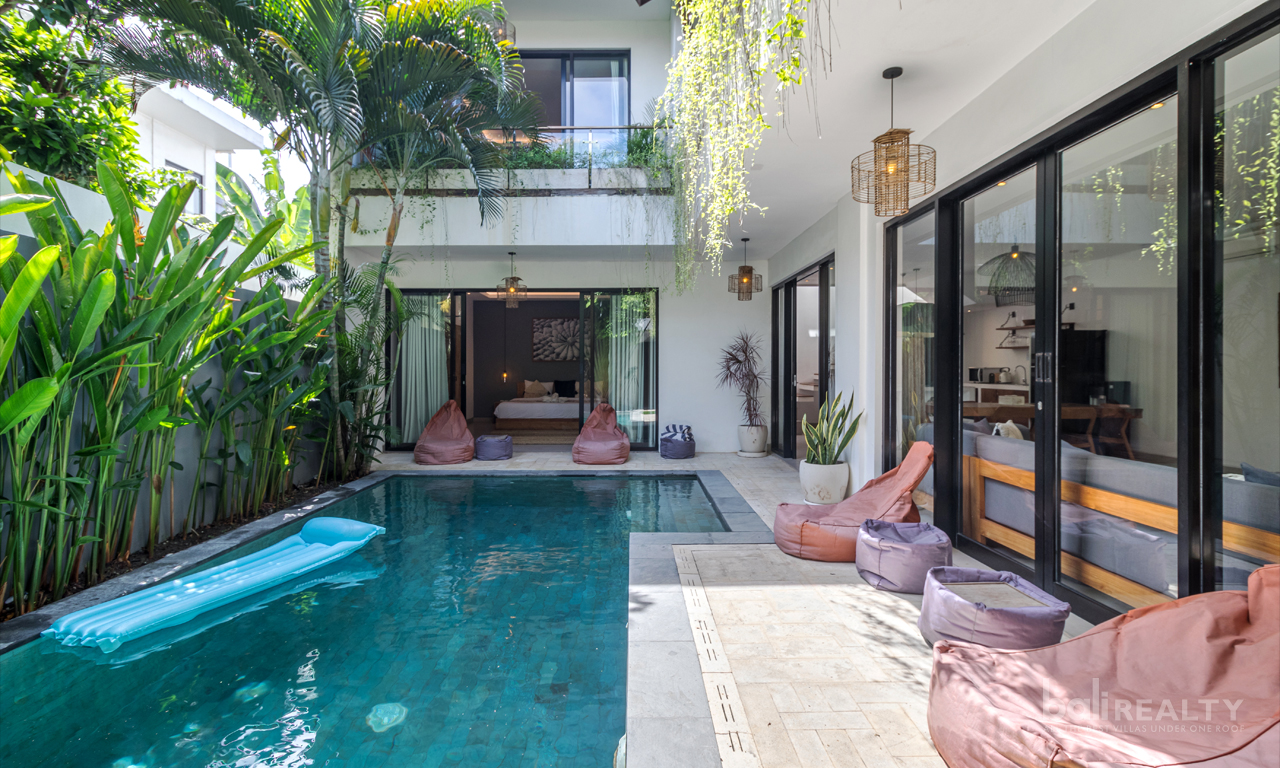 Highly Desirable 80 Year Leasehold Three-Bedroom Villa in Central Seminyak – Just a Short Walk to the Beach 2957 — image 4