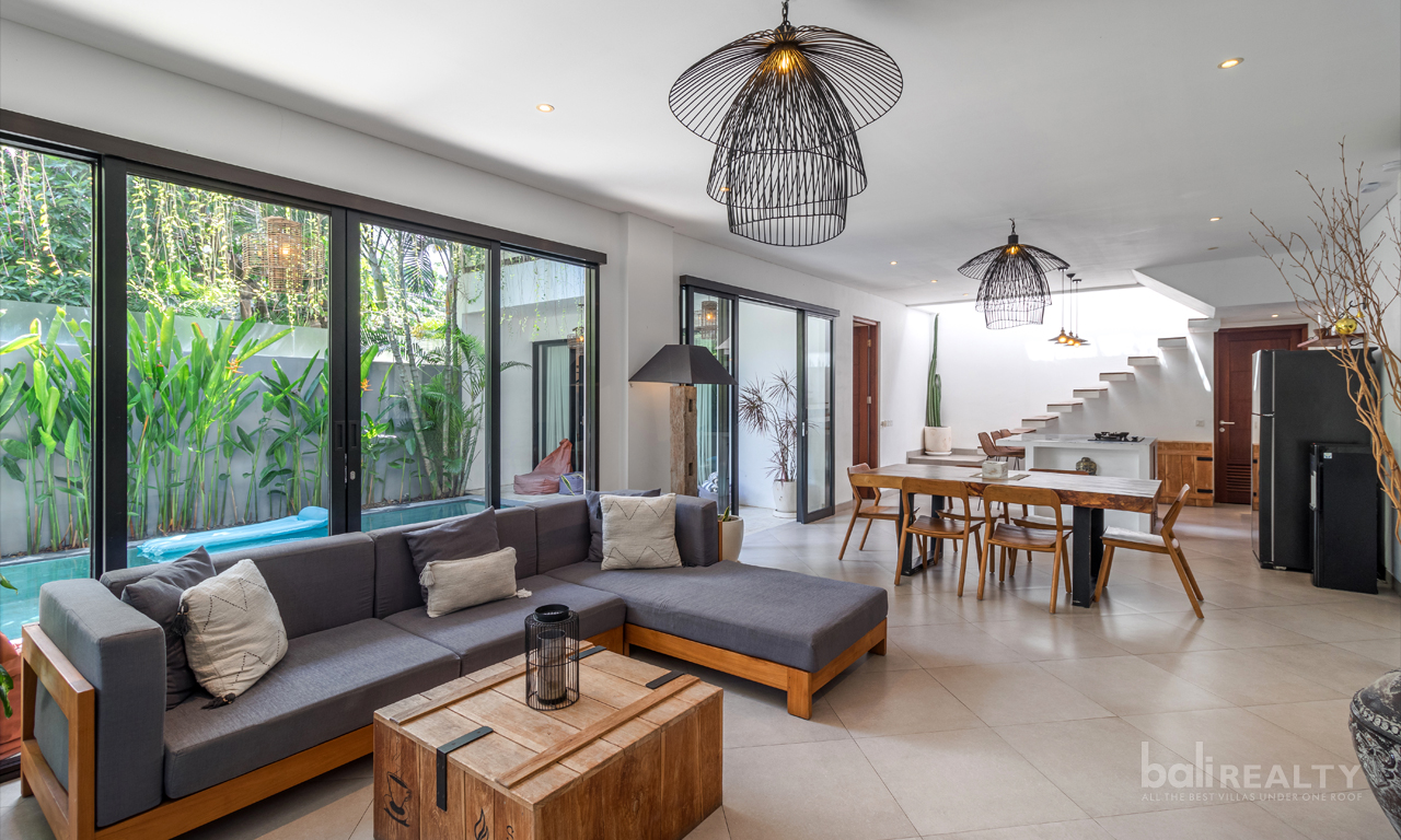 Highly Desirable 80 Year Leasehold Three-Bedroom Villa in Central Seminyak – Just a Short Walk to the Beach 2957 — image 5