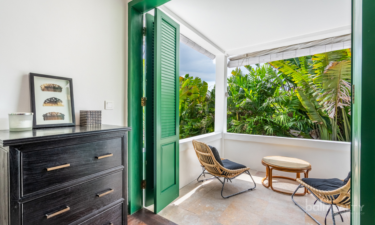 Strategically Located in Seminyak – Unique Three-Bedroom Leasehold Villa 2982 — image 10