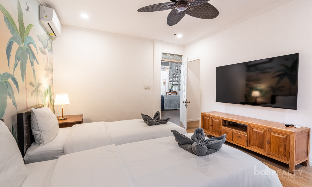 Strategically Located in Seminyak – Unique Three-Bedroom Leasehold Villa 2982 — image 16