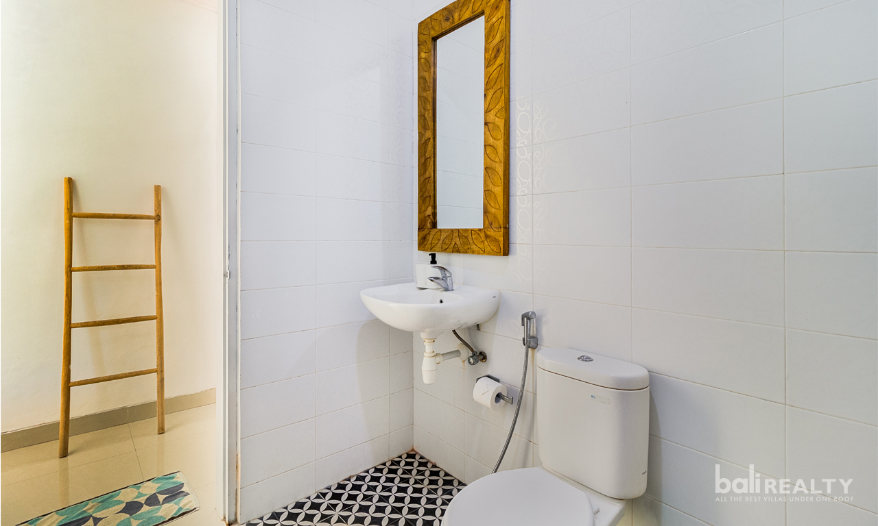 Three-Bedroom Freehold Villa Close to Seminyak – Ideal for Living or Investment 2983 — image 10