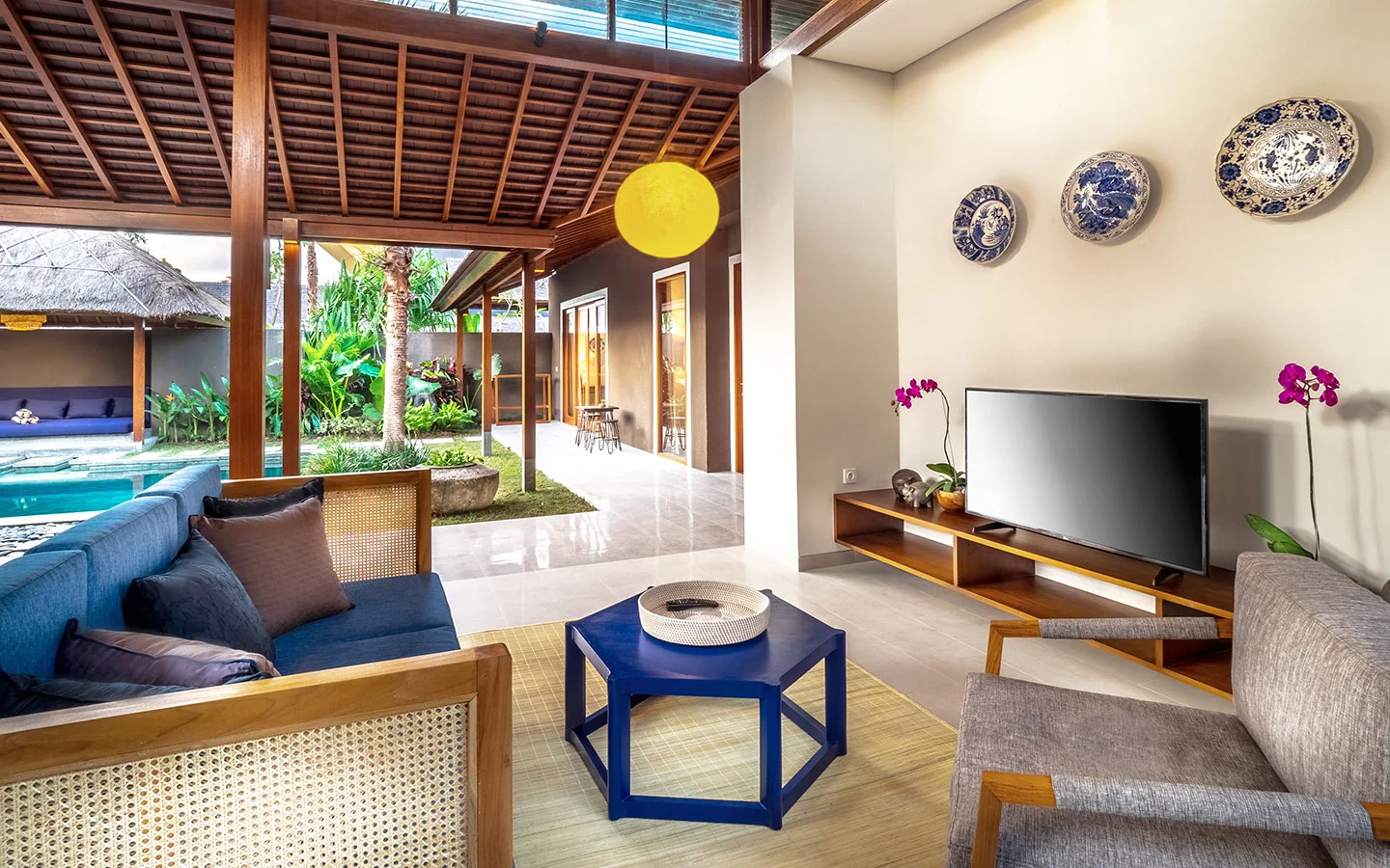 2BR Modern Tropical Villa with Private Pool in Canggu — image 11