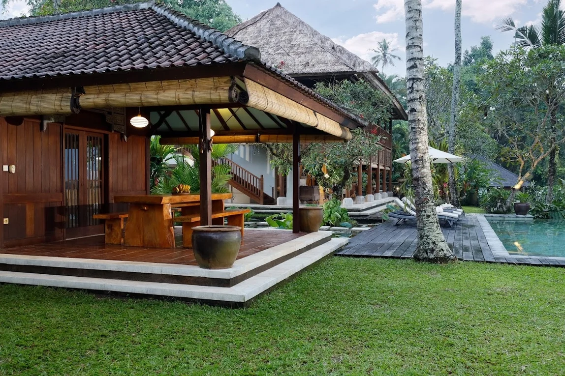 Peaceful 3-Bedroom Villa in Kedewatan Ubud with Infinity Pool — image 4