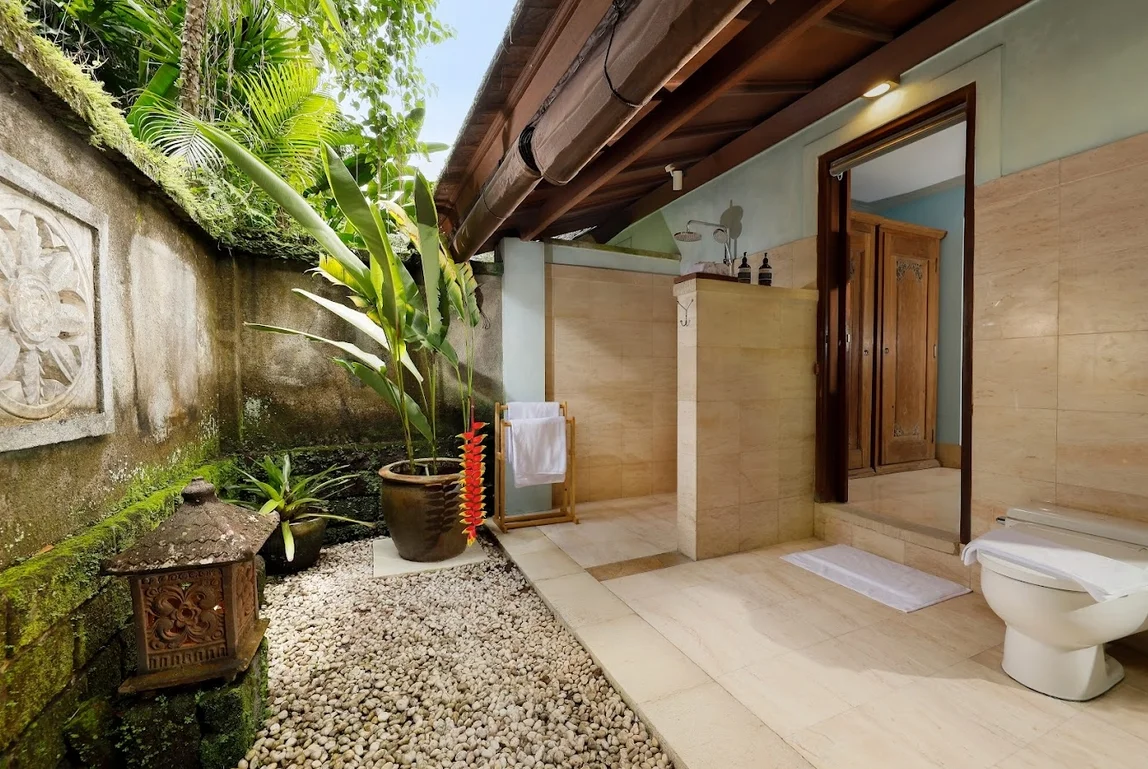 Peaceful 3-Bedroom Villa in Kedewatan Ubud with Infinity Pool — image 14
