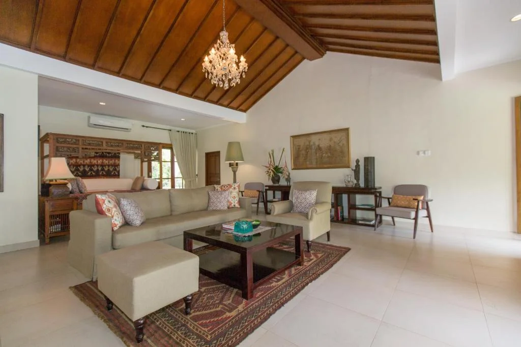 Spacious 3-Bedroom Villa in Kerobokan – Private Pool, Tropical Garden – BVI7140 — image 11