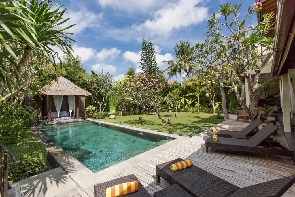 Spacious 3-Bedroom Villa in Kerobokan – Private Pool, Tropical Garden – BVI7140 — image 10