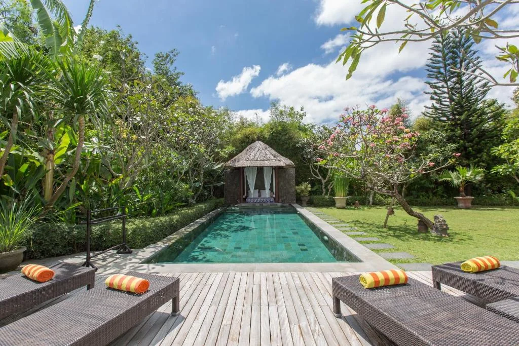 Spacious 3-Bedroom Villa in Kerobokan – Private Pool, Tropical Garden – BVI7140 — image 7