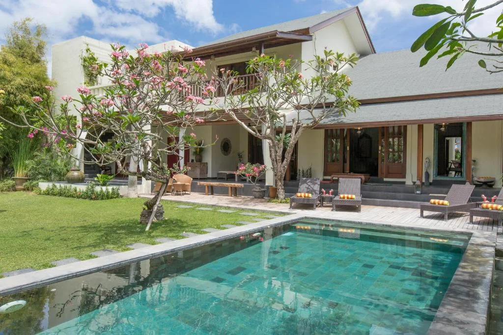 Spacious 3-Bedroom Villa in Kerobokan – Private Pool, Tropical Garden – BVI7140 — image 19
