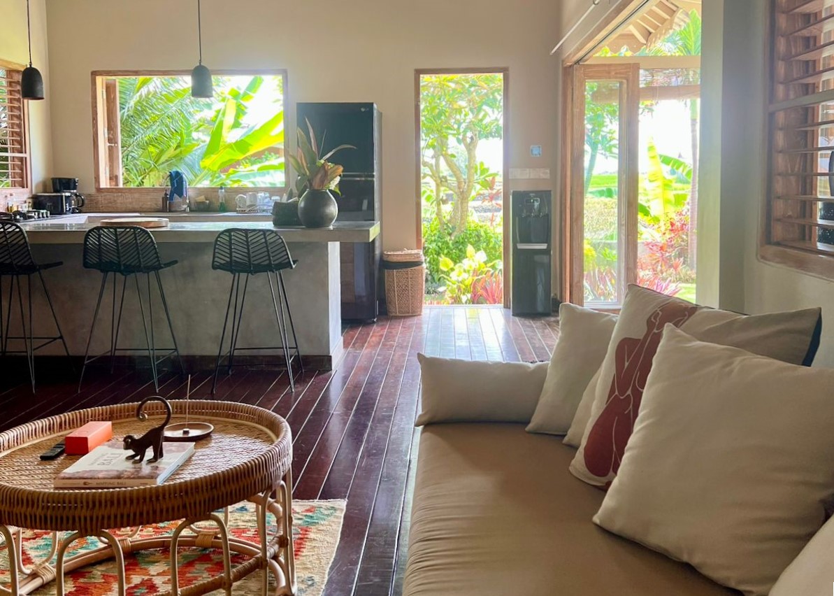 Spacious 4-Bedroom Villa with Rice Field Views in Babakan — image 12