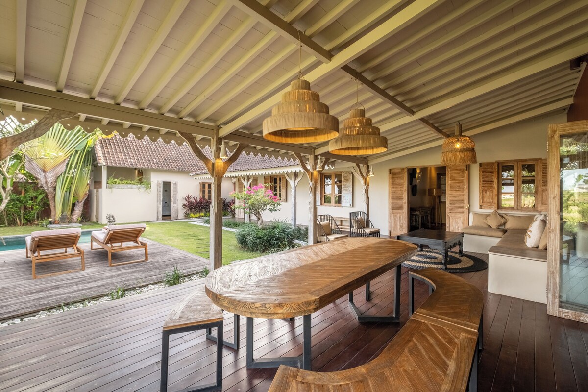 Spacious 4-Bedroom Villa with Rice Field Views in Babakan — image 14