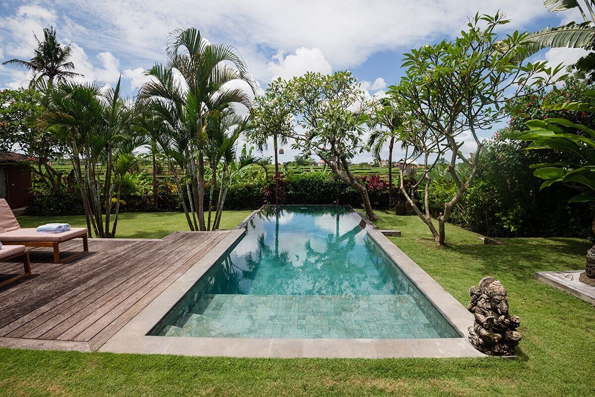 Spacious 4-Bedroom Villa with Rice Field Views in Babakan — image 5
