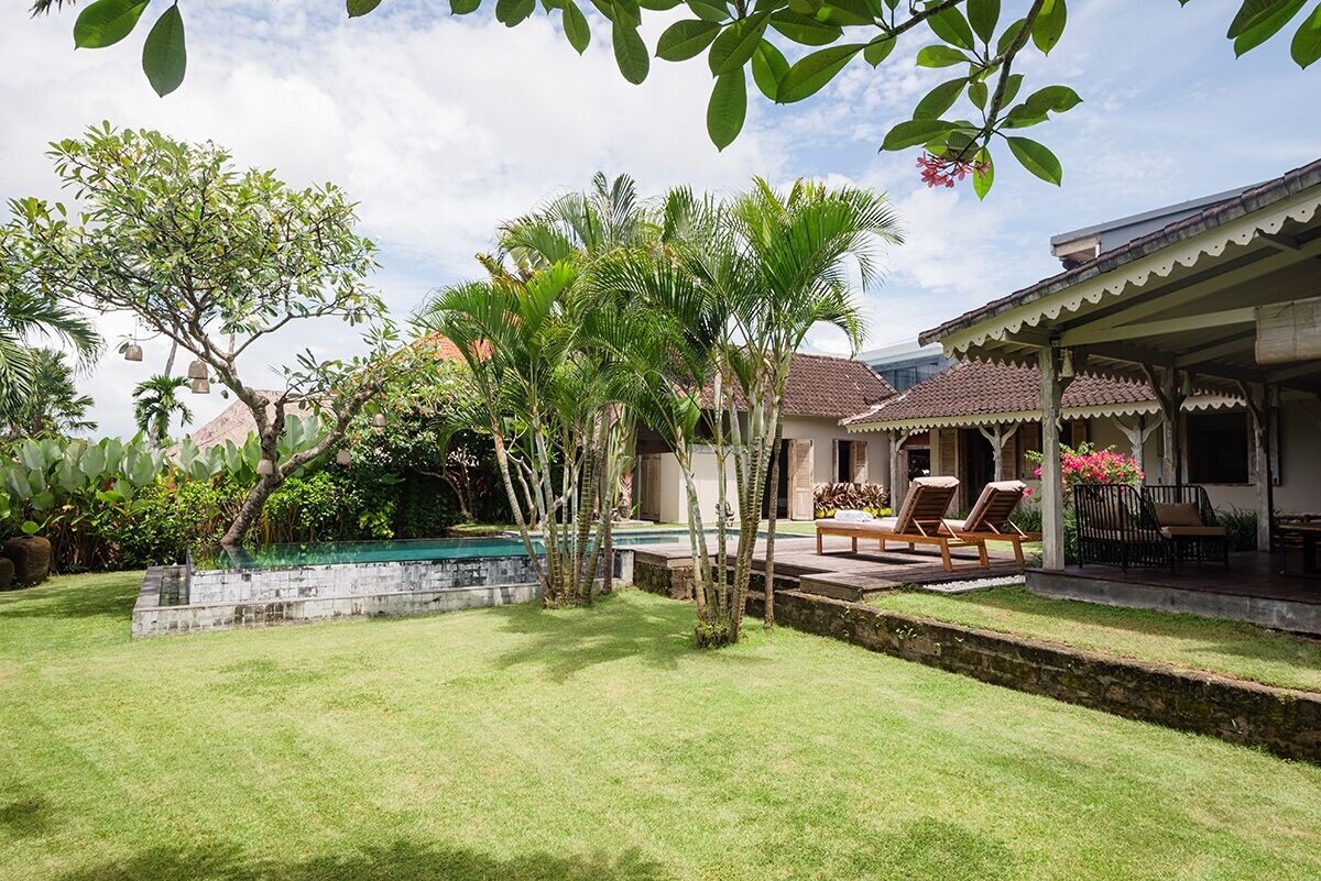 Spacious 4-Bedroom Villa with Rice Field Views in Babakan — image 4