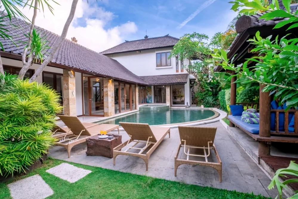 Spacious 5-Bedroom Family Villa in Seminyak – Sleeps 12, Private Pool, Walk to Petitenget Beach – BVI2481