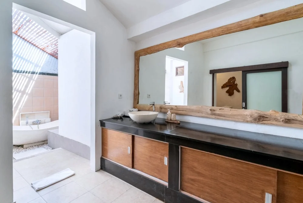 Spacious 5-Bedroom Family Villa in Seminyak – Sleeps 12, Private Pool, Walk to Petitenget Beach – BVI2481 — image 18