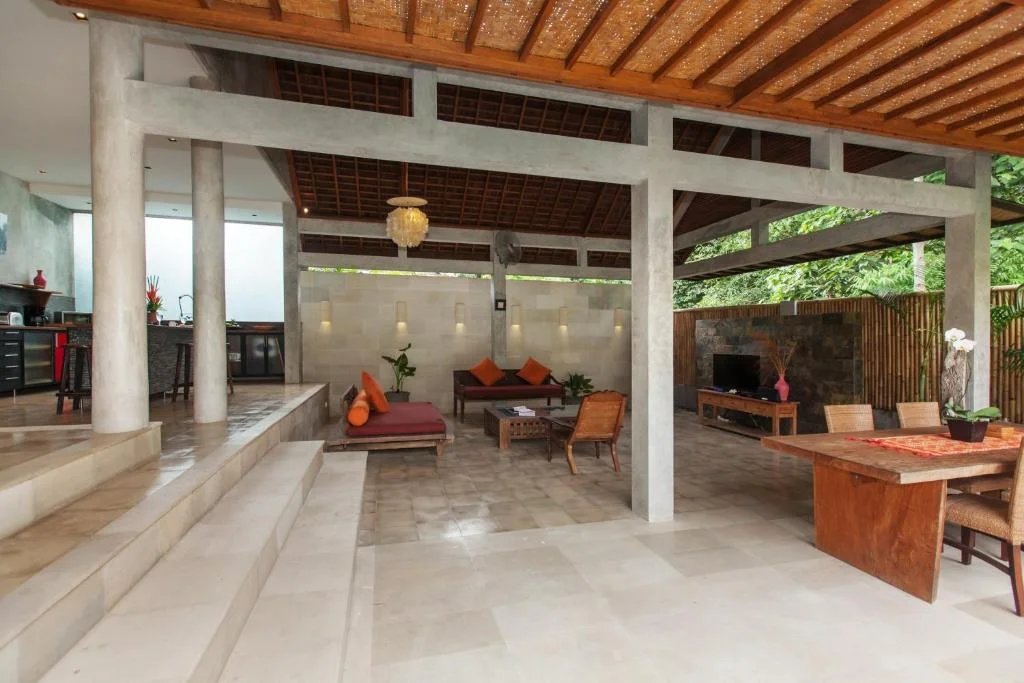 Stylish 3BR Villa Large Garden & Pool Near Seminyak Beach – BVI5754 — image 19