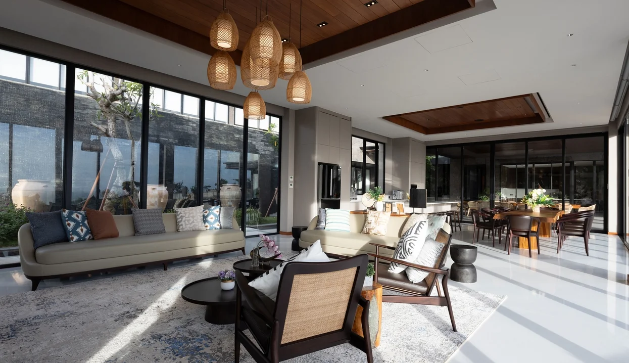 Luxury 7-Bedroom Villa in Uluwatu – 3 Swimming Pools, Cinema & Ocean View — image 8
