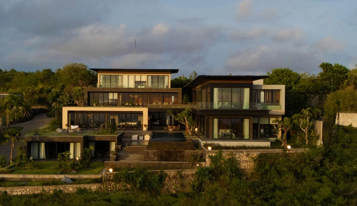 Luxury 7-Bedroom Villa in Uluwatu – 3 Swimming Pools, Cinema & Ocean View — image 15
