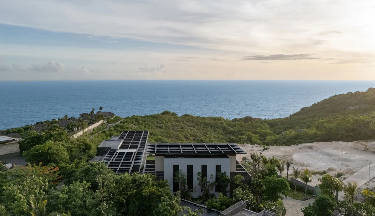 Luxury 7-Bedroom Villa in Uluwatu – 3 Swimming Pools, Cinema & Ocean View — image 13
