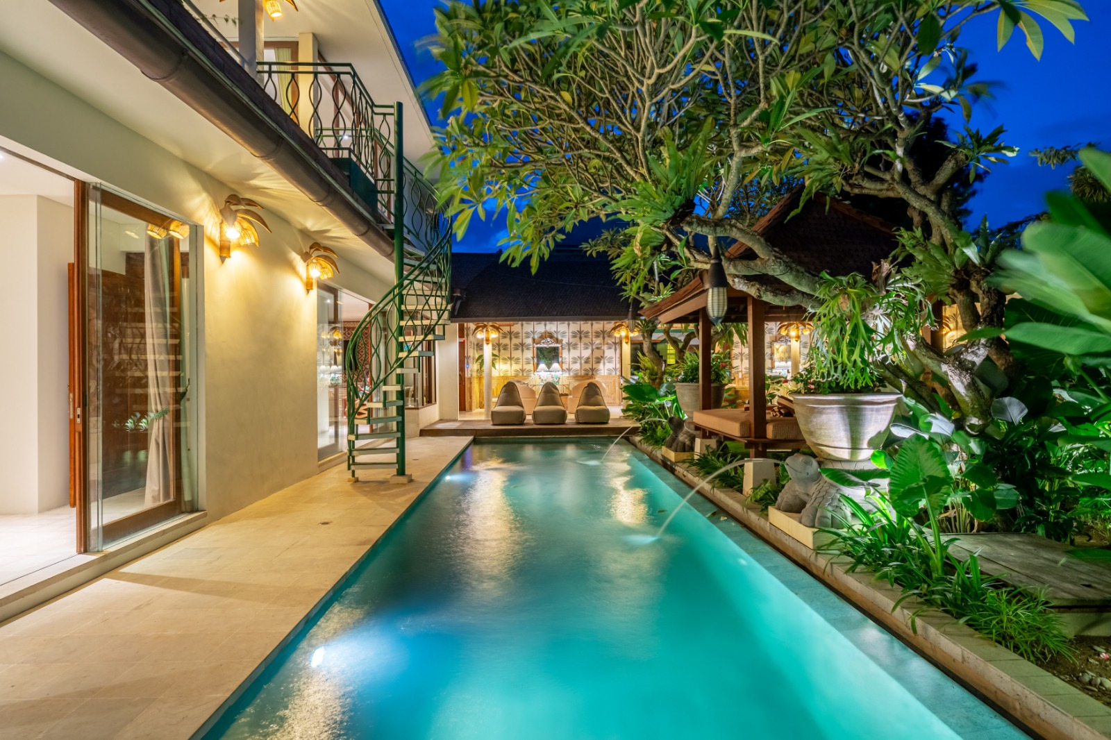 VILLA BLUE — 6BR Villa Rental in Seminyak — image 4