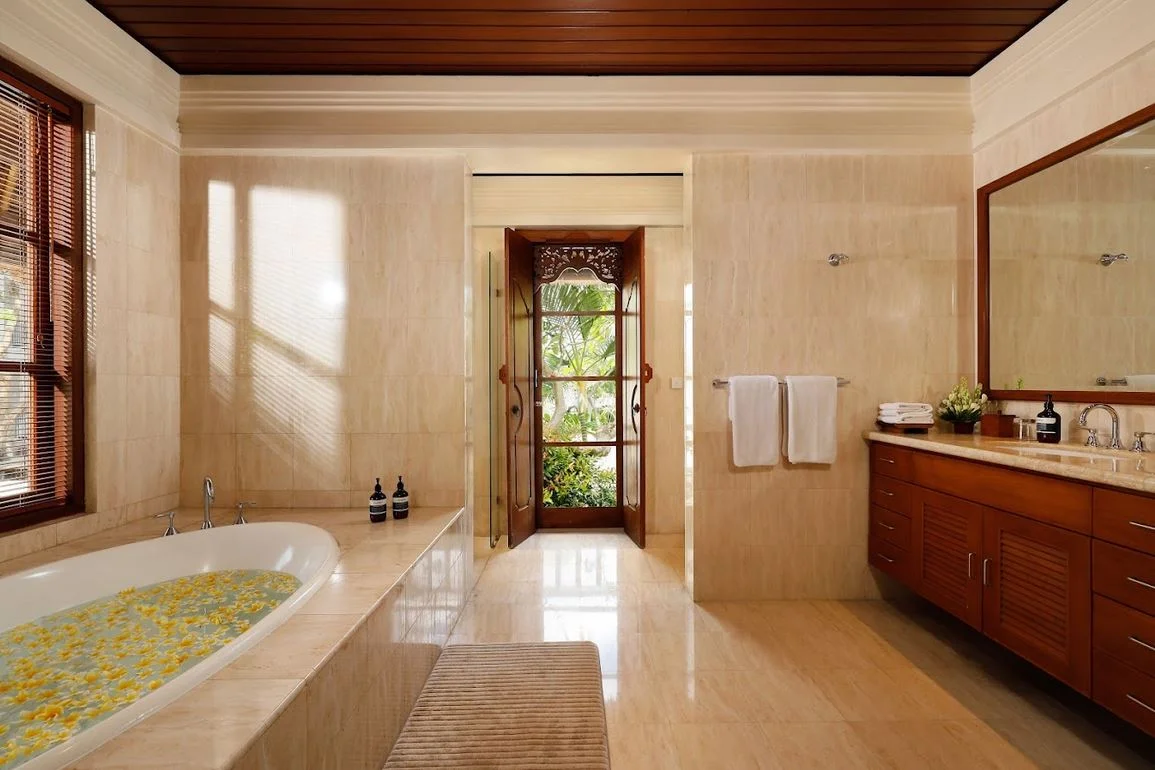 Tropical 3-Bedroom Villa with Private Pool Near Jimbaran Beach — image 13
