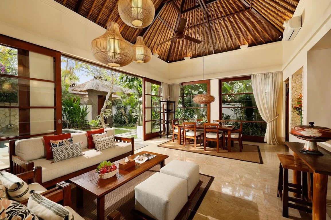 Tropical 3-Bedroom Villa with Private Pool Near Jimbaran Beach — image 5