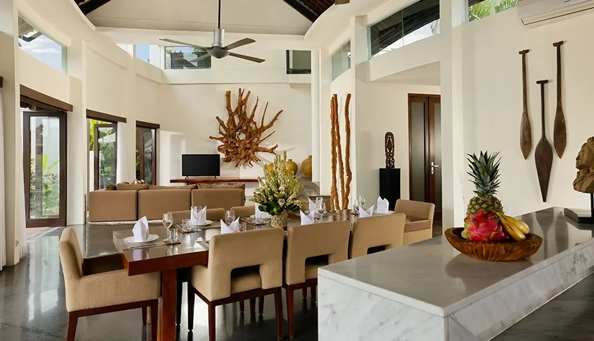 Tropical 4-Bedroom Villa with Swimming Pool in Canggu — image 4