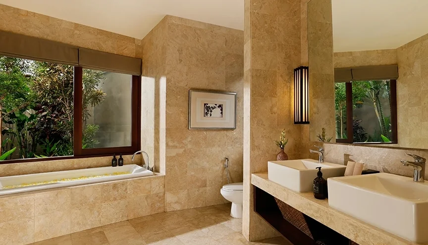 Tropical 4-Bedroom Villa with Swimming Pool in Canggu — image 9