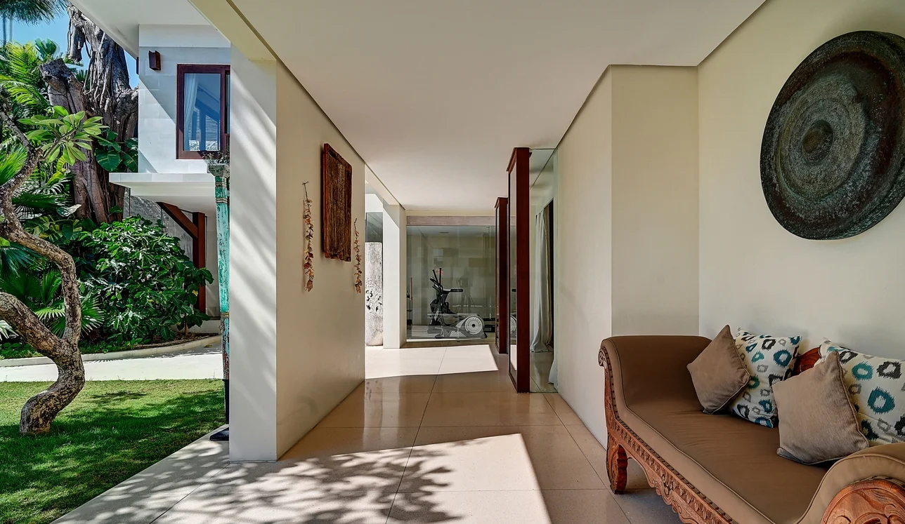 Luxury Tropical 5-Bedroom Villa in Seminyak – Private Pool, Spacious Garden & Strategic Location — image 19