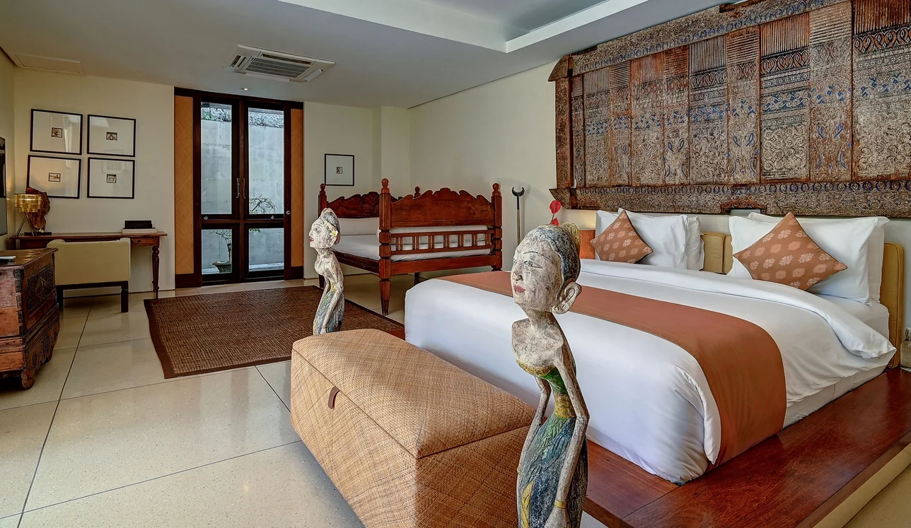 Luxury Tropical 5-Bedroom Villa in Seminyak – Private Pool, Spacious Garden & Strategic Location — image 18