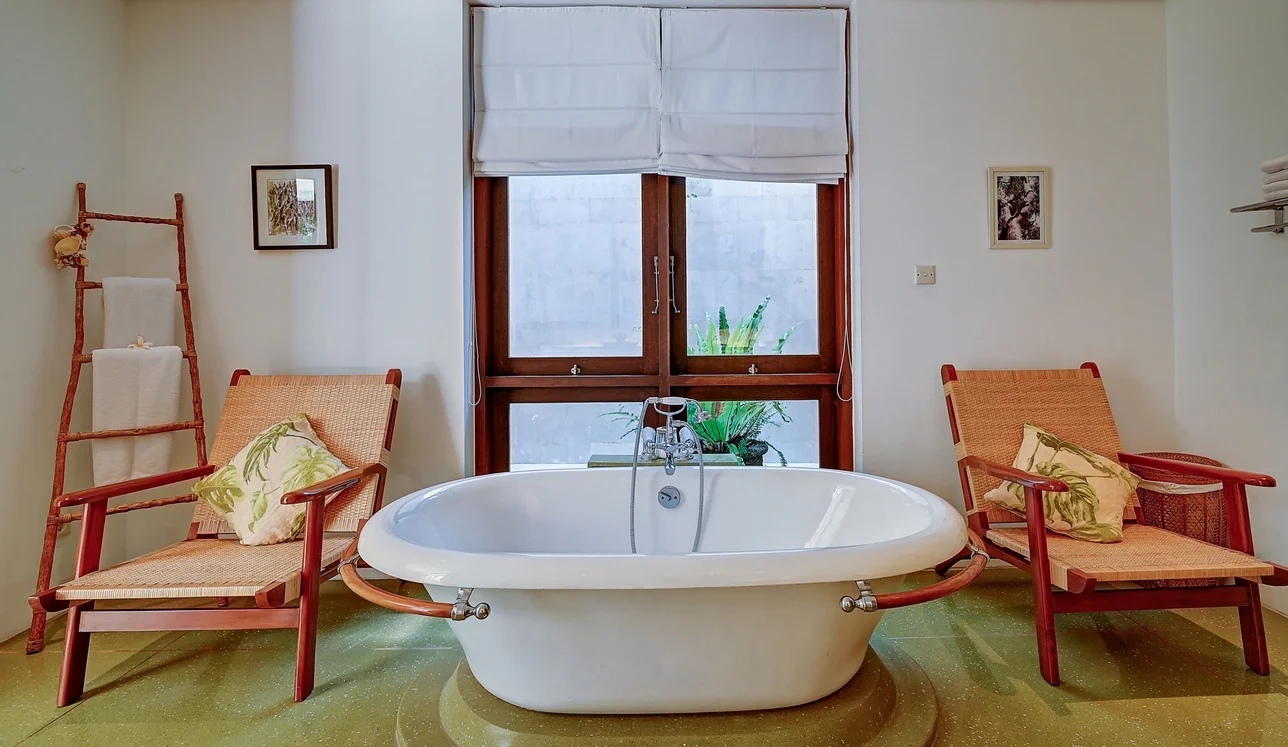 Luxury Tropical 5-Bedroom Villa in Seminyak – Private Pool, Spacious Garden & Strategic Location — image 17